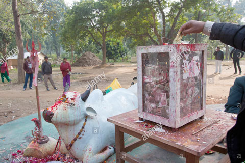 ଲୋକମାନେ ମନ୍ଦିରରେ ଦାନ କରନ୍ତି କାହିଁକି ?